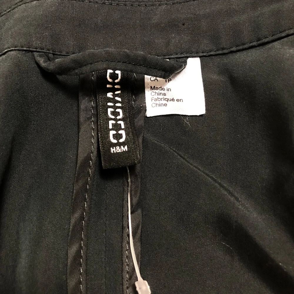 Divided Dark Gray Robe - Picture 5 of 8